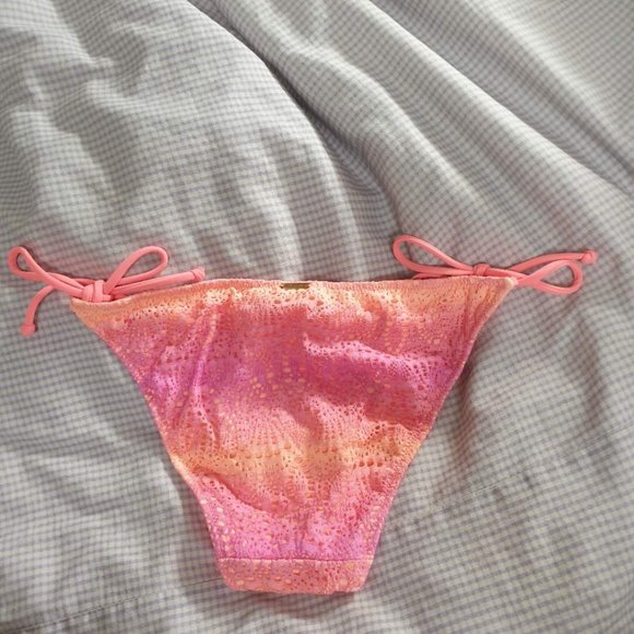VS String Bikini Bottom - Picture 3 of 4
